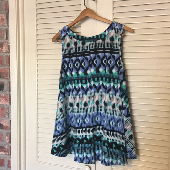 Flowy tank top. - Picture 2 of 3